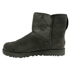 Ugg Water Resistant Cory Boots Charcoal Gray 9.5, NEW, never worn
